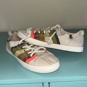 Women’s size 8, Billabong, gently worn.